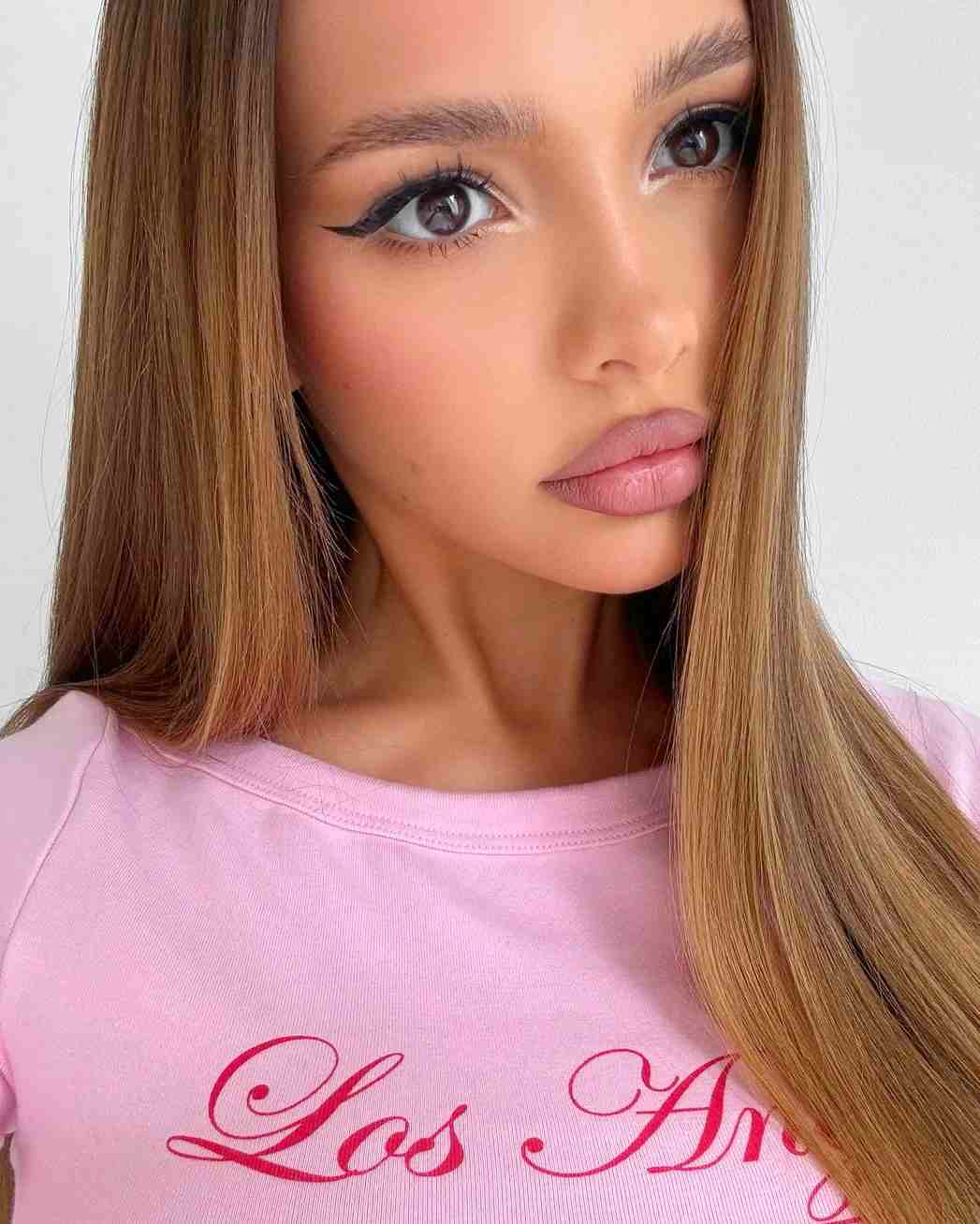 Valya Karnaval - Wiki, Bio, Career, Family, Relationships, Boyfriends